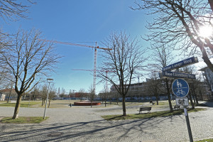 Der nach der linkssozialistischen Politikerin benannte Rosa-Luxemburg-Platz (Foto: FacesbyFrank)